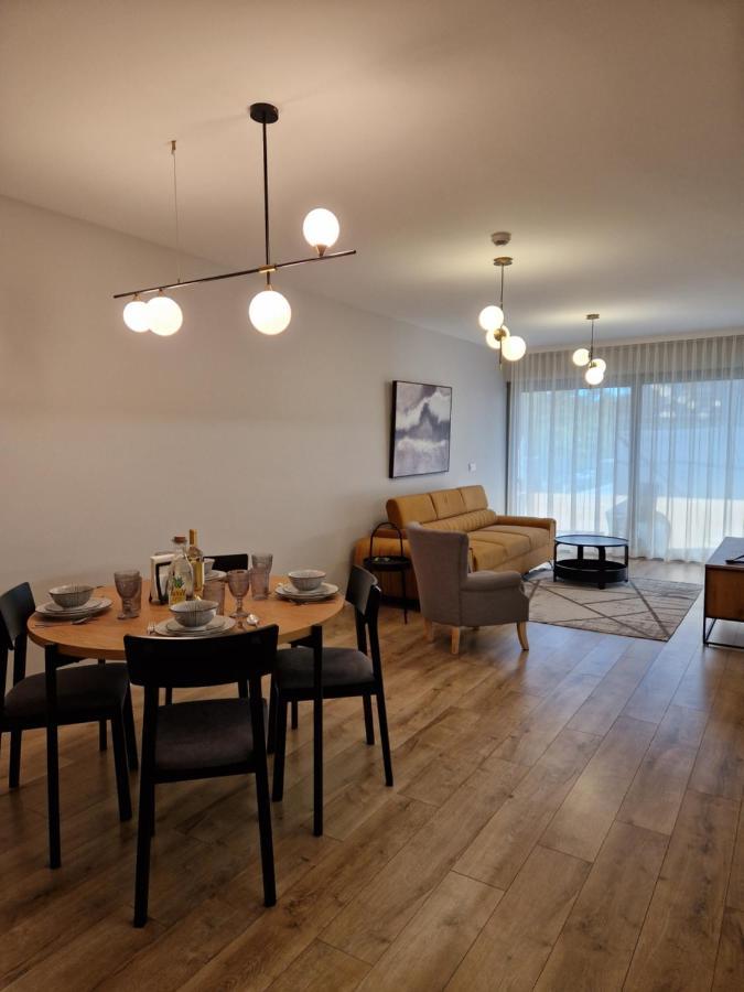 M&m Solaris 303 Apartment